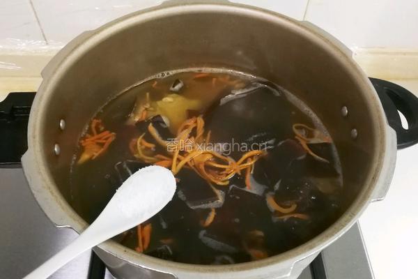 淡菜蛹虫草海带骨头汤的做法图解11