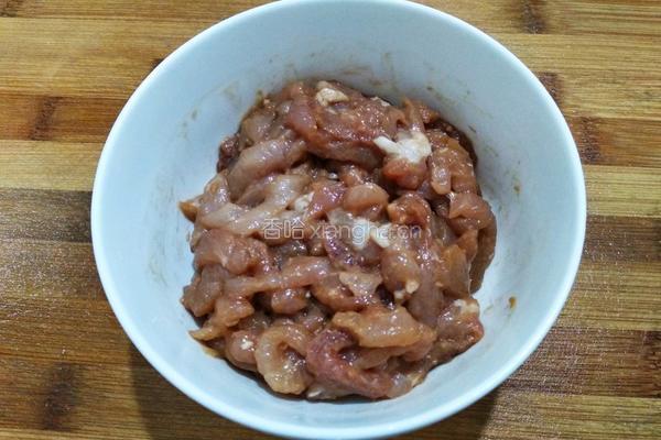 青椒胡萝卜炒肉丝的做法图解3