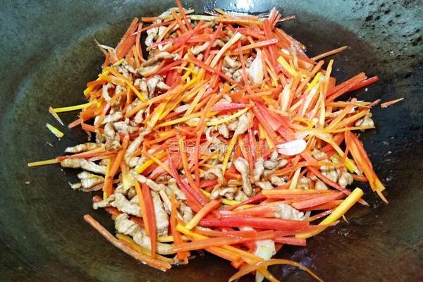 青椒胡萝卜炒肉丝的做法图解12