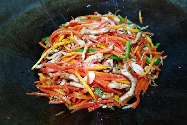 青椒胡萝卜炒肉丝的做法图解16