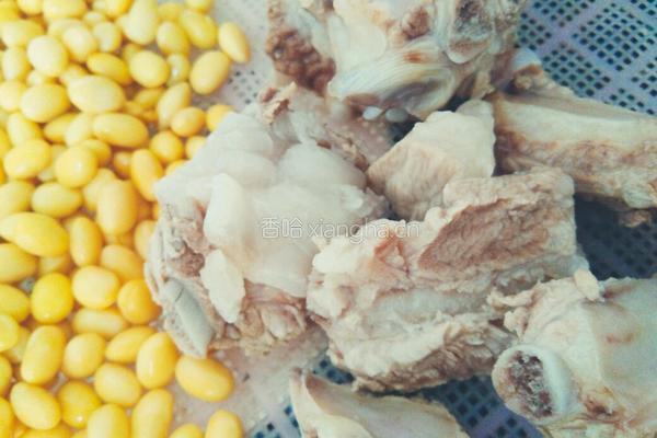 黄豆炖排骨的做法图解4