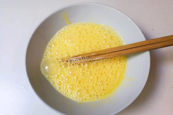 清香芦蒿炒蛋的做法图解2