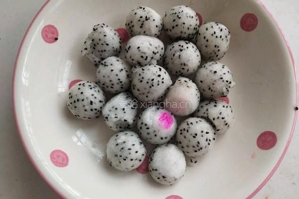 火龙果炒虾仁的做法图解4