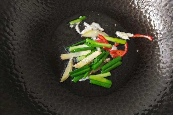 火龙果炒虾仁的做法图解8