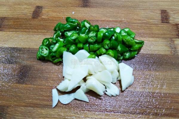 油渣炒泡豇豆的做法图解3