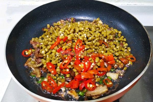 油渣炒泡豇豆的做法图解9
