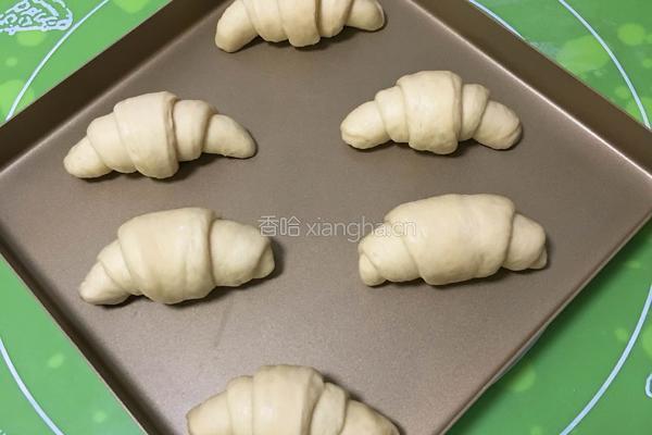 奶香牛角包的做法图解22