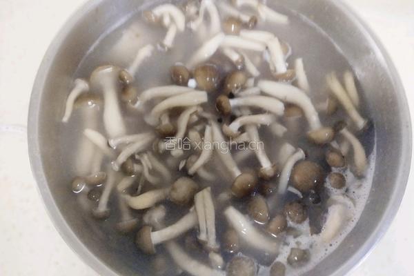 蟹味菇杂蔬汤的做法图解7