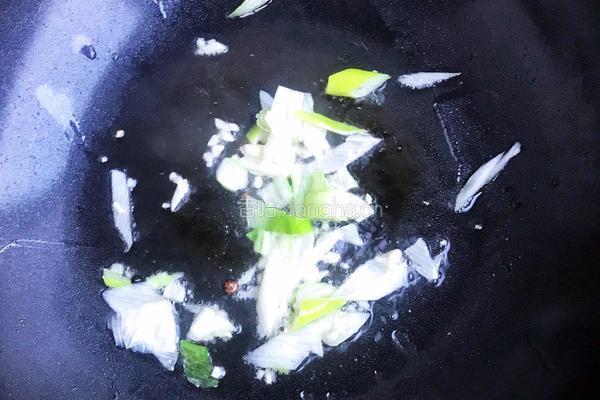 家常菜椒炒番茄的做法图解5