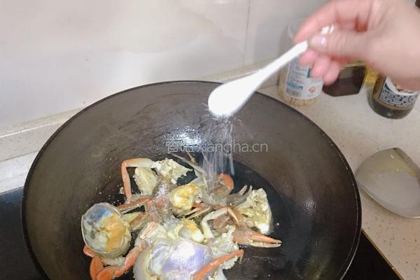 哥俩好（大闸蟹和小蝤蠓）的做法图解5