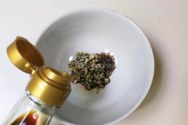 小葱蒜泥黑木耳的做法图解8