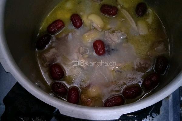 鸡肉排骨墨鱼汤的做法图解4