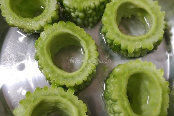 猪肉豆腐酿苦瓜的做法图解3