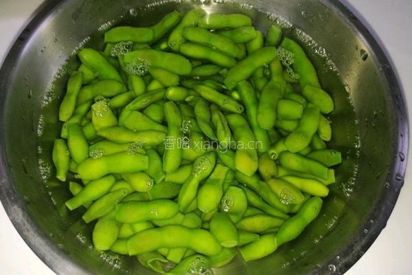 仔姜拌毛豆的做法图解2