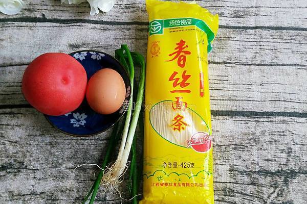 西红柿鸡蛋面的做法图解1