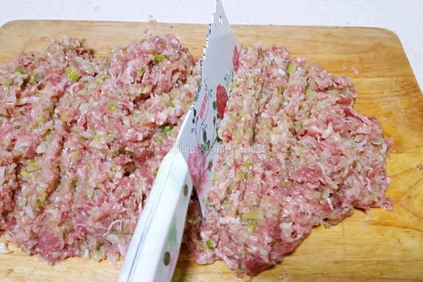 白菜饺子的做法图解2
