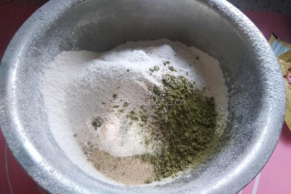 抹茶蔓越莓吐司的做法图解1