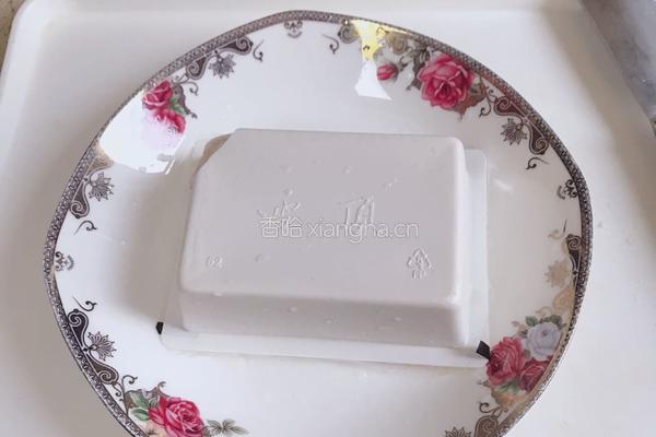 皮蛋豆腐的做法图解4
