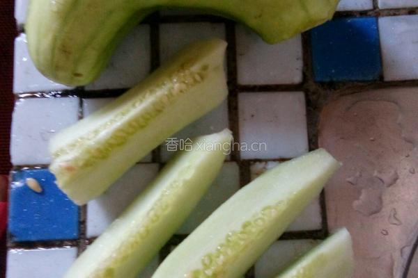 凉拌白瓜的做法图解3