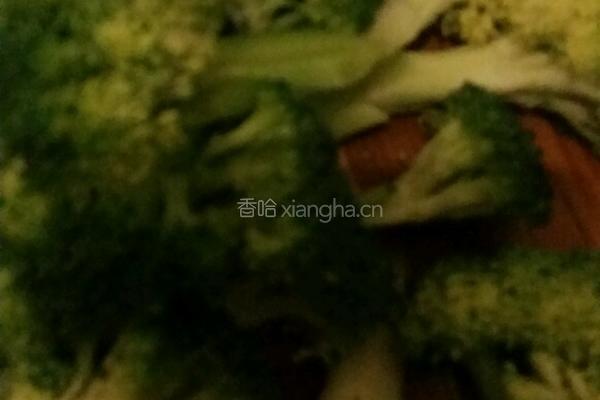 西兰花炒虾仁的做法图解2