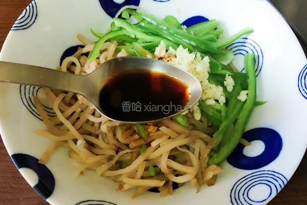 芥菜丝拌青椒丝的做法图解4