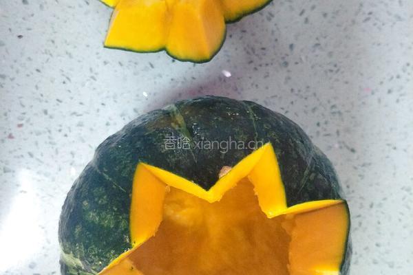 海鲜炒饭南瓜盅的做法图解2