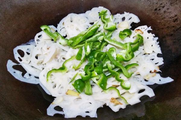 青椒炒藕片的做法图解11
