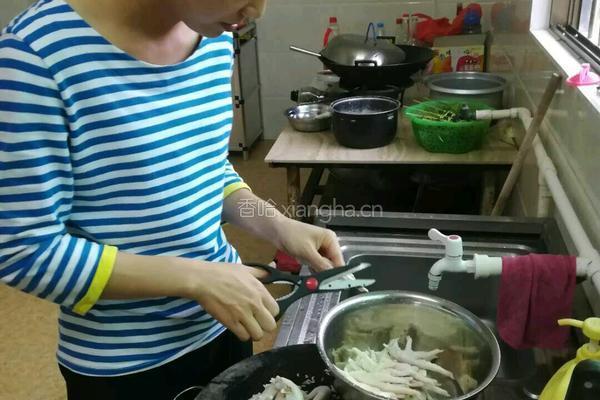 网红鸡脚的做法图解2
