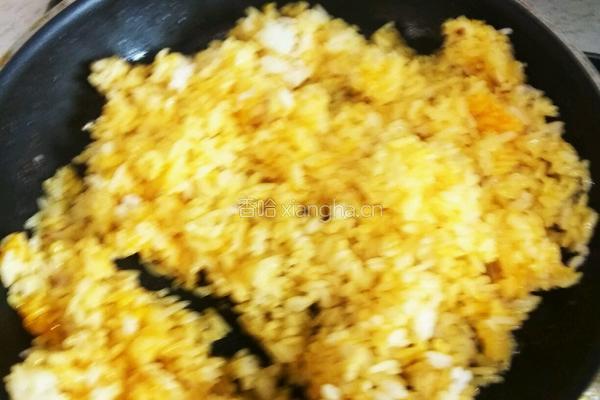 豪华黄金蛋炒饭的做法图解7