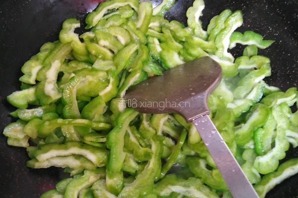 蚝油苦瓜的做法图解4
