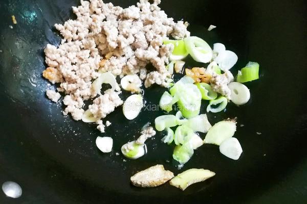 肉末焖扁豆角的做法图解7