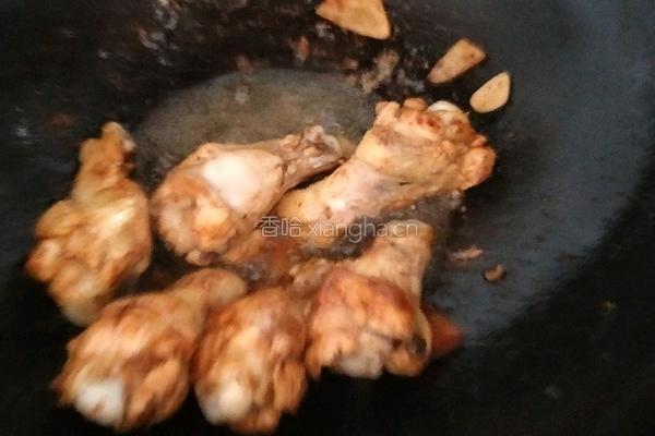 蘑菇炖鸡膀根的做法图解8