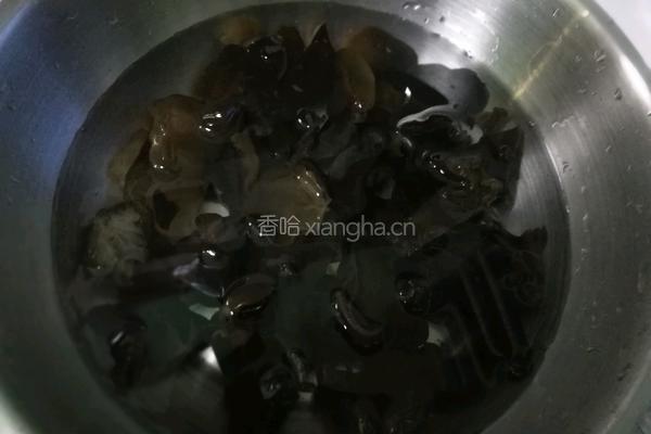 小葱拌木耳的做法图解2