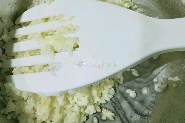 蛋炒饭的做法图解1