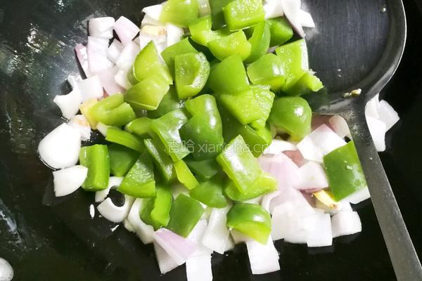 洋葱青椒鸡腿丁的做法图解9