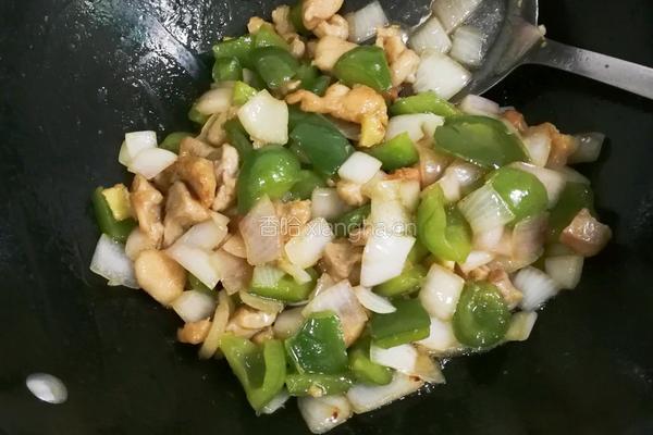 洋葱青椒鸡腿丁的做法图解14