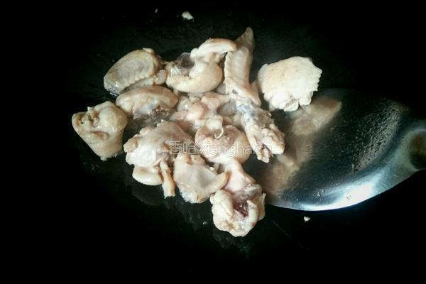 鸡翅膀炒青红椒的做法图解3