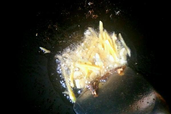 鸡翅膀炒青红椒的做法图解4