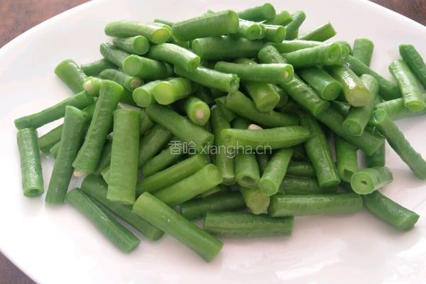 豆角鸡蛋捞面的做法图解2