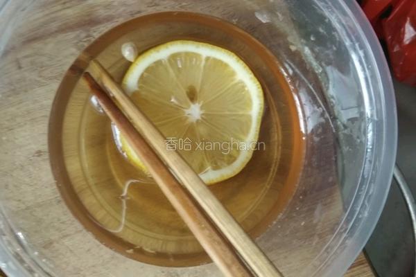 蜂蜜柠檬茶的做法图解2