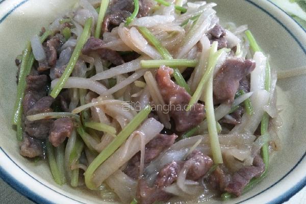 简单小炒萝卜丝芹菜肉片