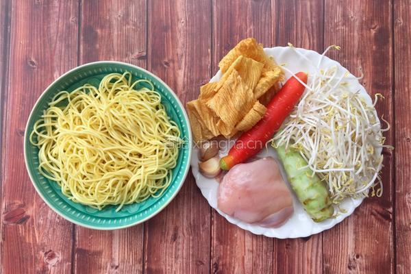 鸡丝凉面的做法图解1