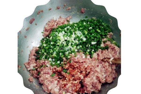 香葱猪肉水饺的做法图解7