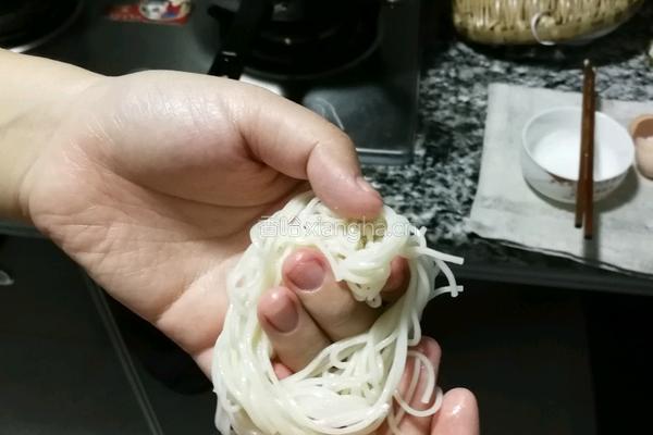 面线蛋饼的做法图解3