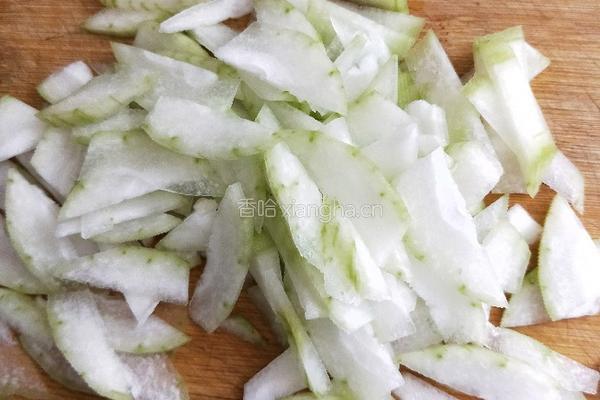 冬瓜虾米汤的做法图解1