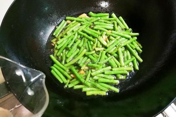 蒜香生抽豇豆的做法图解10