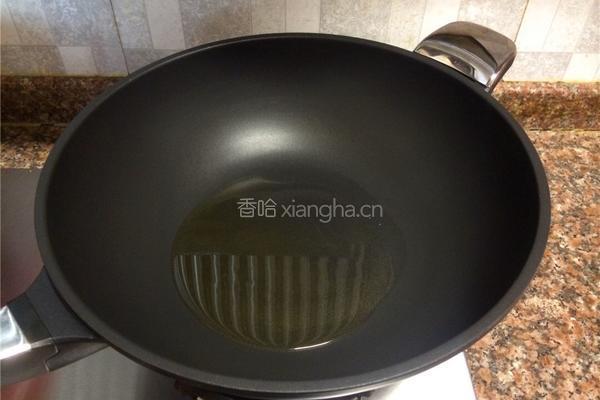 西芹泡椒爆鱿鱼的做法图解4