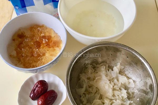 皂角米桃胶银耳羹的做法图解5
