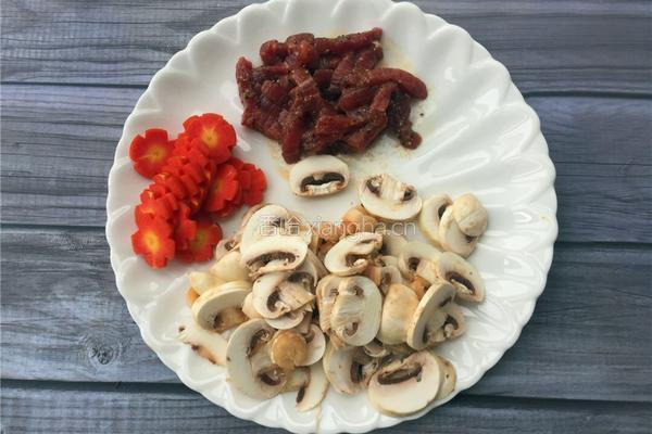 黑椒牛排炒蘑菇的做法图解2