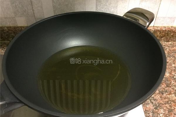泡椒豆豉干烧鱼的做法图解4
